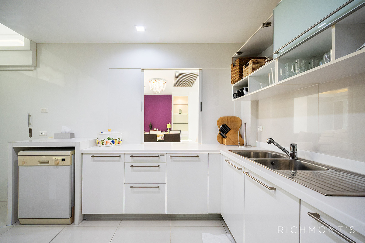 ขายคอนโดนานา : Penthouse 4 ห้องนอน ที่ Sukhumvit City Resort, S00287