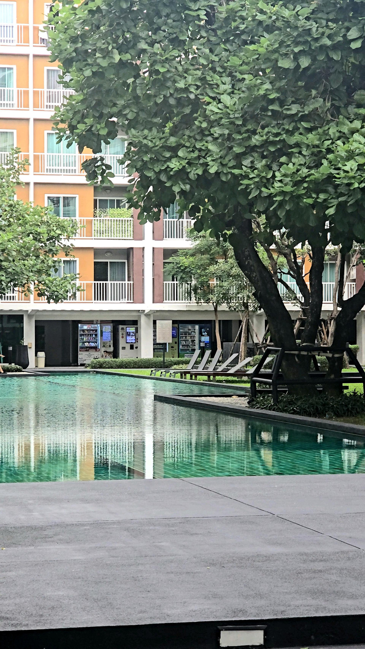 ขายคอนโดเลียบทางด่วนรามอินทรา : (( ขายด่วน )) วีอนโด เอกมัย-รามอินทรา ติดตลาดเลียบด่วนรามอินทรา และ MRT วัชระพล 700 เมตร