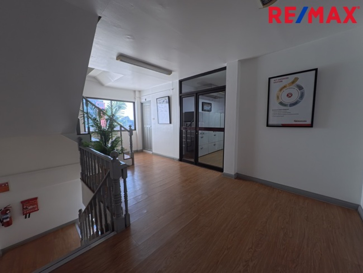 ขายอาคารพาณิชย์บางนา แบริ่ง ลาซาล : [PREMIUM SALE] ขายอาคารพาณิชย์ 6 คูหา 329 ตร.ว. ติดถนนศรีนครินทร์ / 6-Unit Commercial Building | 329 Sq. Wah | Srinakarin Main Road