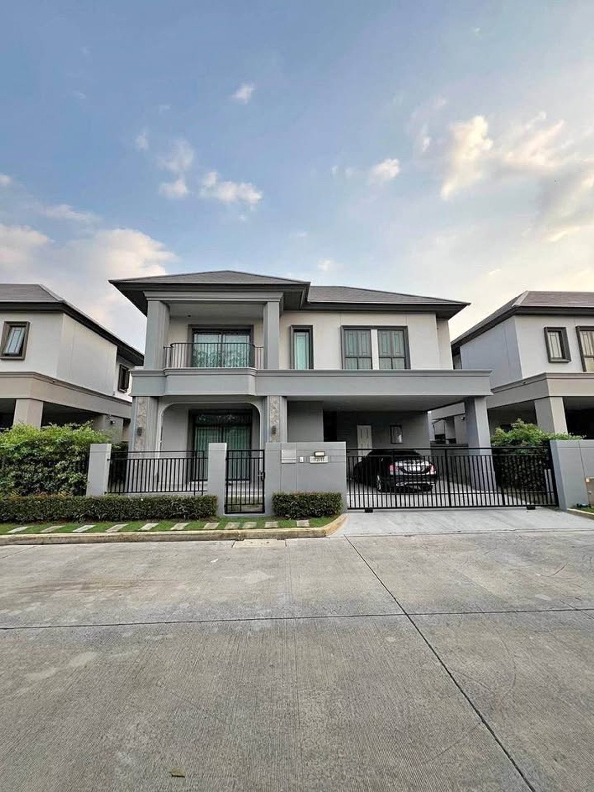 For RentHousePathum Thani,Rangsit, Thammasat : HR3184 Luxury detached house for rent, Bangkok Boulevard, Tiwanon - Rangsit, new house, in excellent condition, ready to move in immediately.