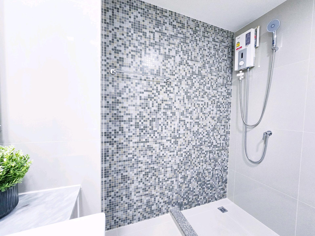 ขายคอนโดเลียบทางด่วนรามอินทรา : ส่วนกลางฟีลดีเต็ม 10 🔥 ขาช็อปต้องมาเช็คอิน !! วีคอนโด เอกมัยรามอินทราห้องพร้อมอยู่  ใกล้ตลาด เลียบด่วนรามอินทรา แค่กำแพงกั้น !! 