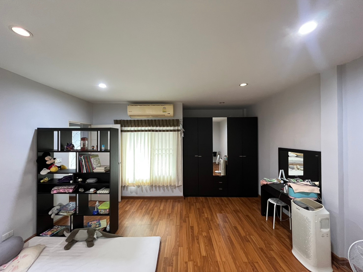 For SaleTownhomePattanakan, Srinakarin : HOT DEAL Townhome for sale with tenants | The Exclusive Pattanakarn 44 | Invest and receive immediate income 🏷️ Peeraphong FIFA | 087-808-3690