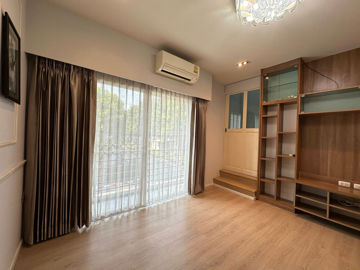 For RentTownhomeOnnut, Udomsuk : 3-story townhome for rent, Klang Muang Village, Sukhumvit 77, near BTS On Nut.