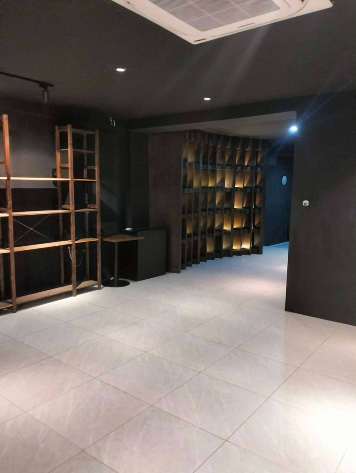 For RentShop HouseSukhumvit, Asoke, Thonglor : ✨️ For Rent 📍 Park Avenue Ekkamai | 170 sq m. 2-story building, decorated and ready to start a business, open shop 24 hours, upper floor can be used as a residence 💡 – 120K