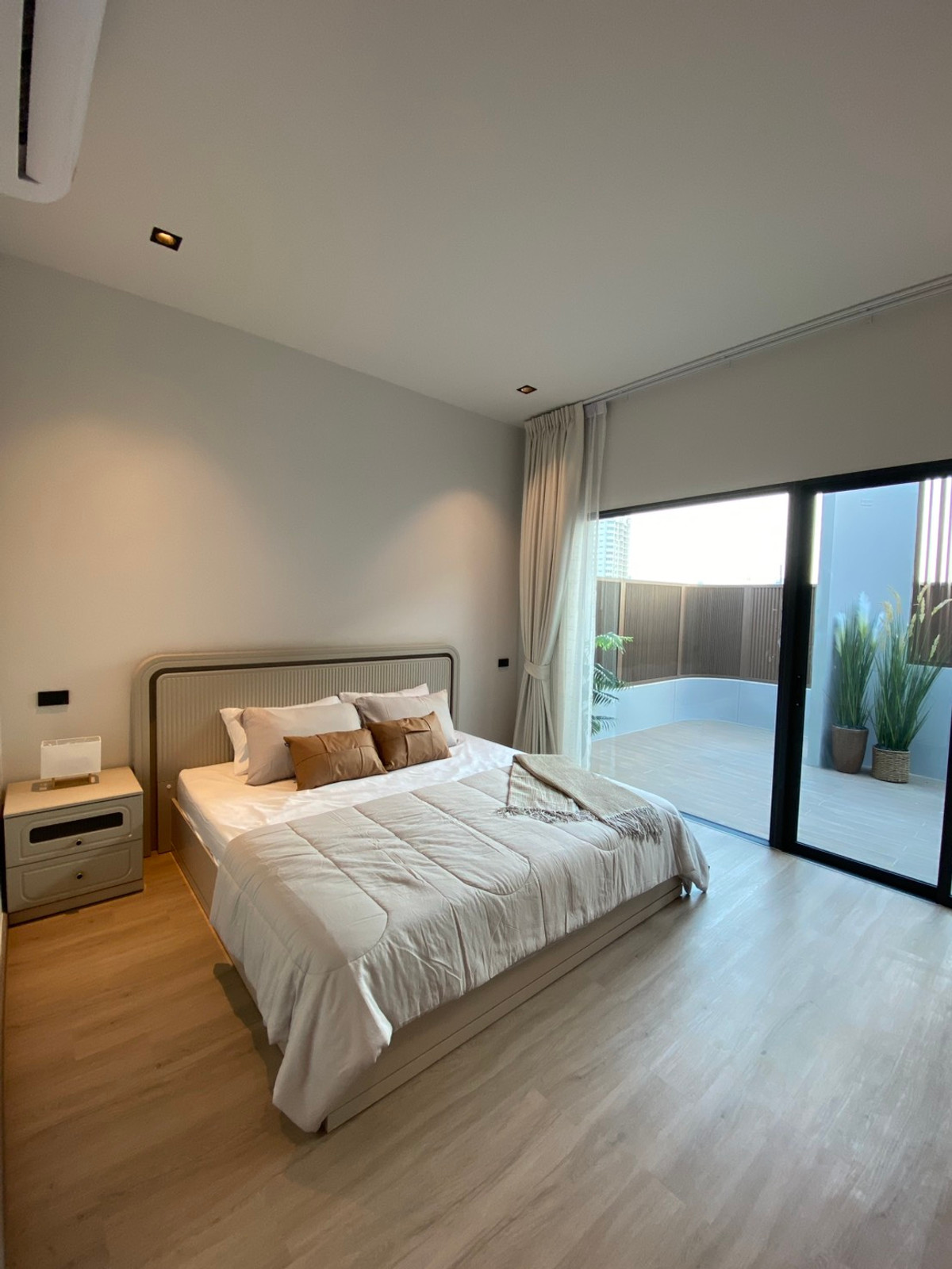 ให้เช่าบ้านพระราม 9 เพชรบุรีตัดใหม่ RCA : RH011526 ขาย/ให้เช่า ทาวน์โฮม 4ชั้น at 89 Residence Ratchada-Rama 9 ใกล้ MRT ศูนย์วัฒธรรม