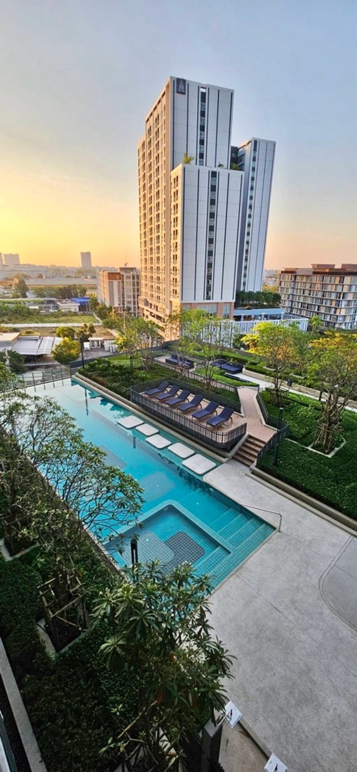 ให้เช่าคอนโดแจ้งวัฒนะ เมืองทอง : 📍 โครงการ : Lumpini Place แจ้งวัฒนะ–ปากเกร็ด สเตชั่น🚝 ใกล้ : MRT ปากเกร็ด (สายสีชมพู)💵 ราคาเช่า : 11,000 บาท / เดือน จาก 13,000