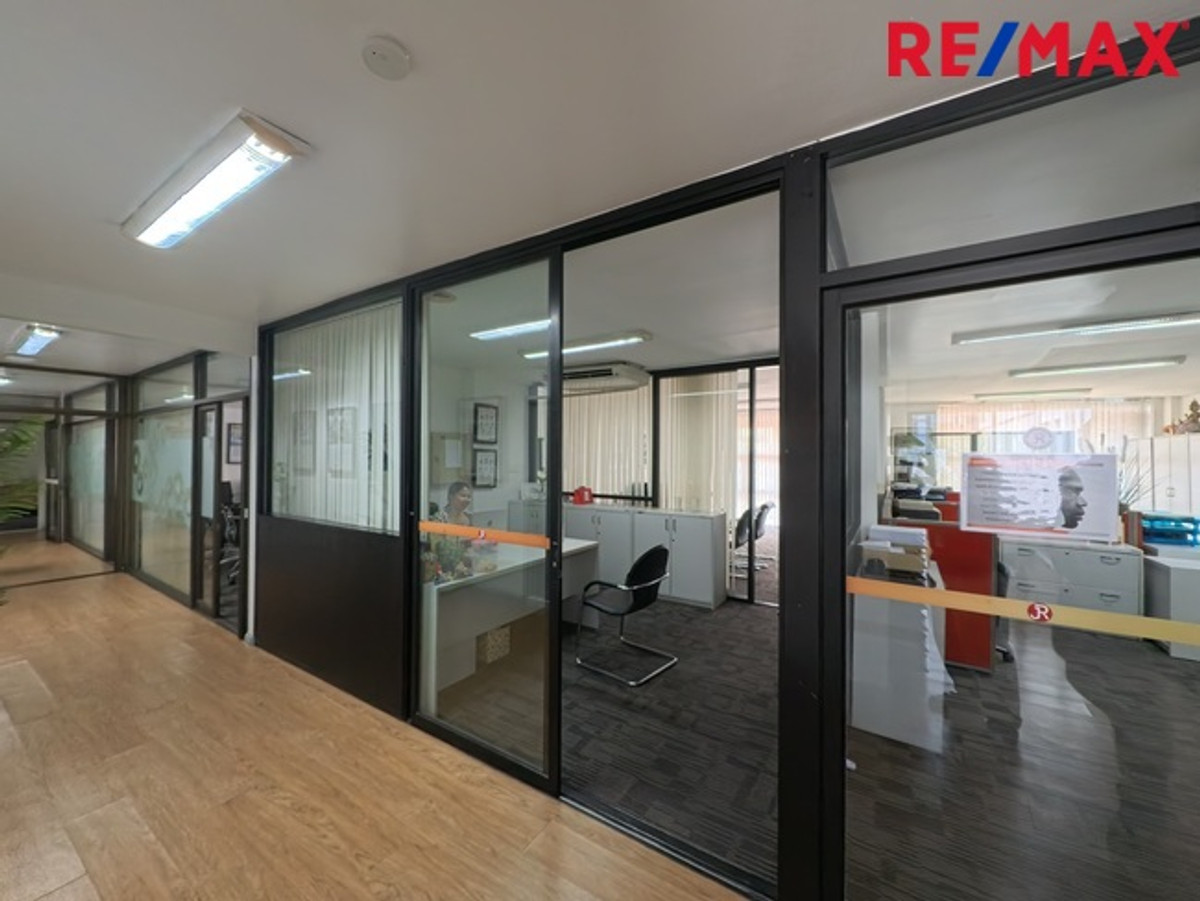 ขายอาคารพาณิชย์บางนา แบริ่ง ลาซาล : [PREMIUM SALE] ขายอาคารพาณิชย์ 6 คูหา 329 ตร.ว. ติดถนนศรีนครินทร์ / 6-Unit Commercial Building | 329 Sq. Wah | Srinakarin Main Road