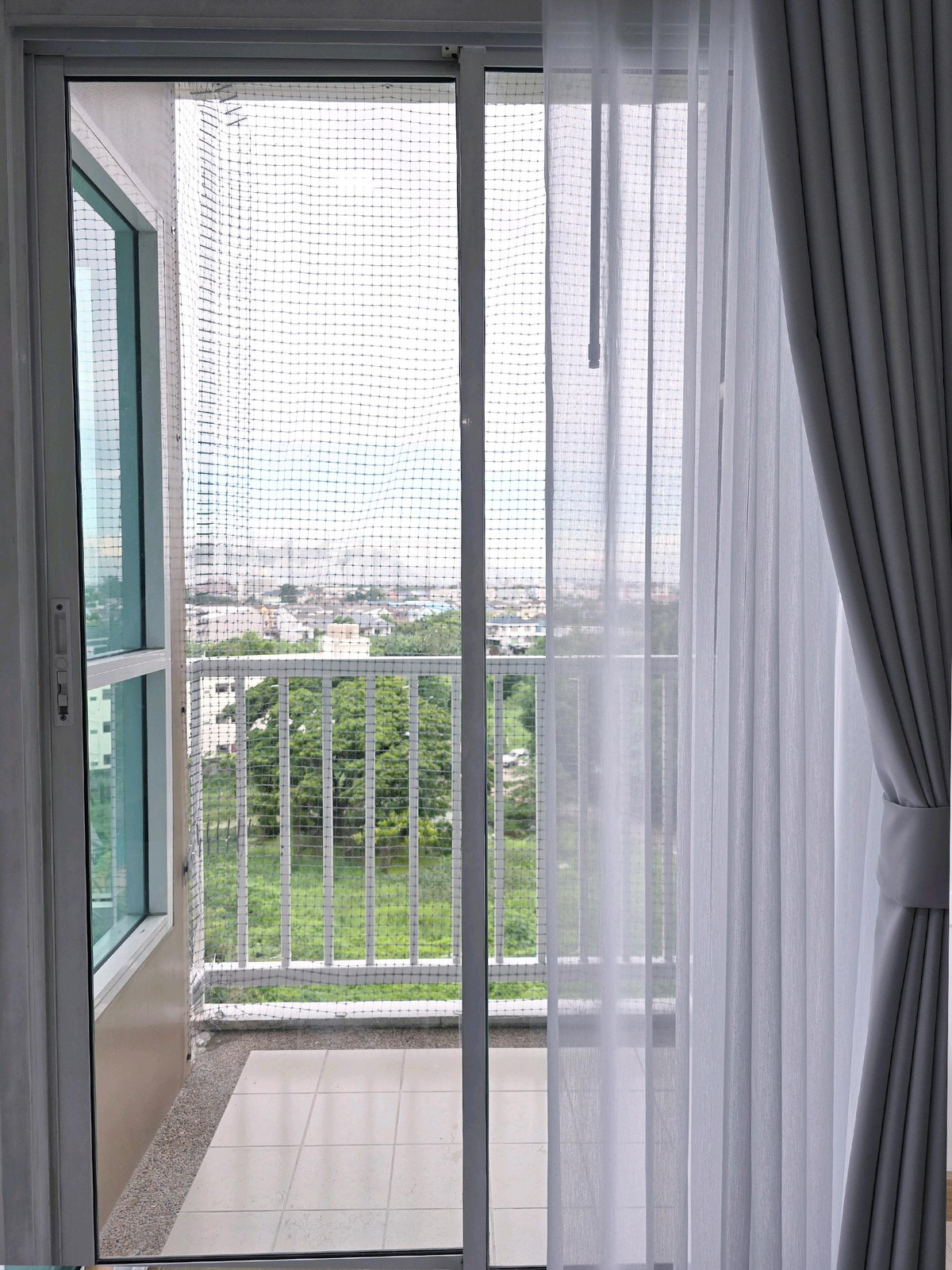 ขายคอนโดเลียบทางด่วนรามอินทรา : ส่วนกลางฟีลดีเต็ม 10 🔥 ขาช็อปต้องมาเช็คอิน !! วีคอนโด เอกมัยรามอินทราห้องพร้อมอยู่  ใกล้ตลาด เลียบด่วนรามอินทรา แค่กำแพงกั้น !! 