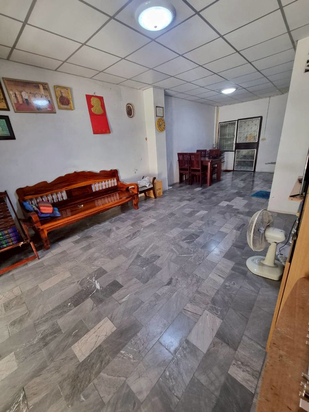 ขายทาวน์โฮมนวมินทร์ รามอินทรา : ขายทาวน์เฮ้าส์ 2 ชั้น หมู่บ้านร่มทิพย์ ซอย10 เนื้อที่ 16 ตารางวา ซอยหทัยราษฎร์ 33 แขวงบางชัน เขตคลองสามวา กรุงเทพมหานคร