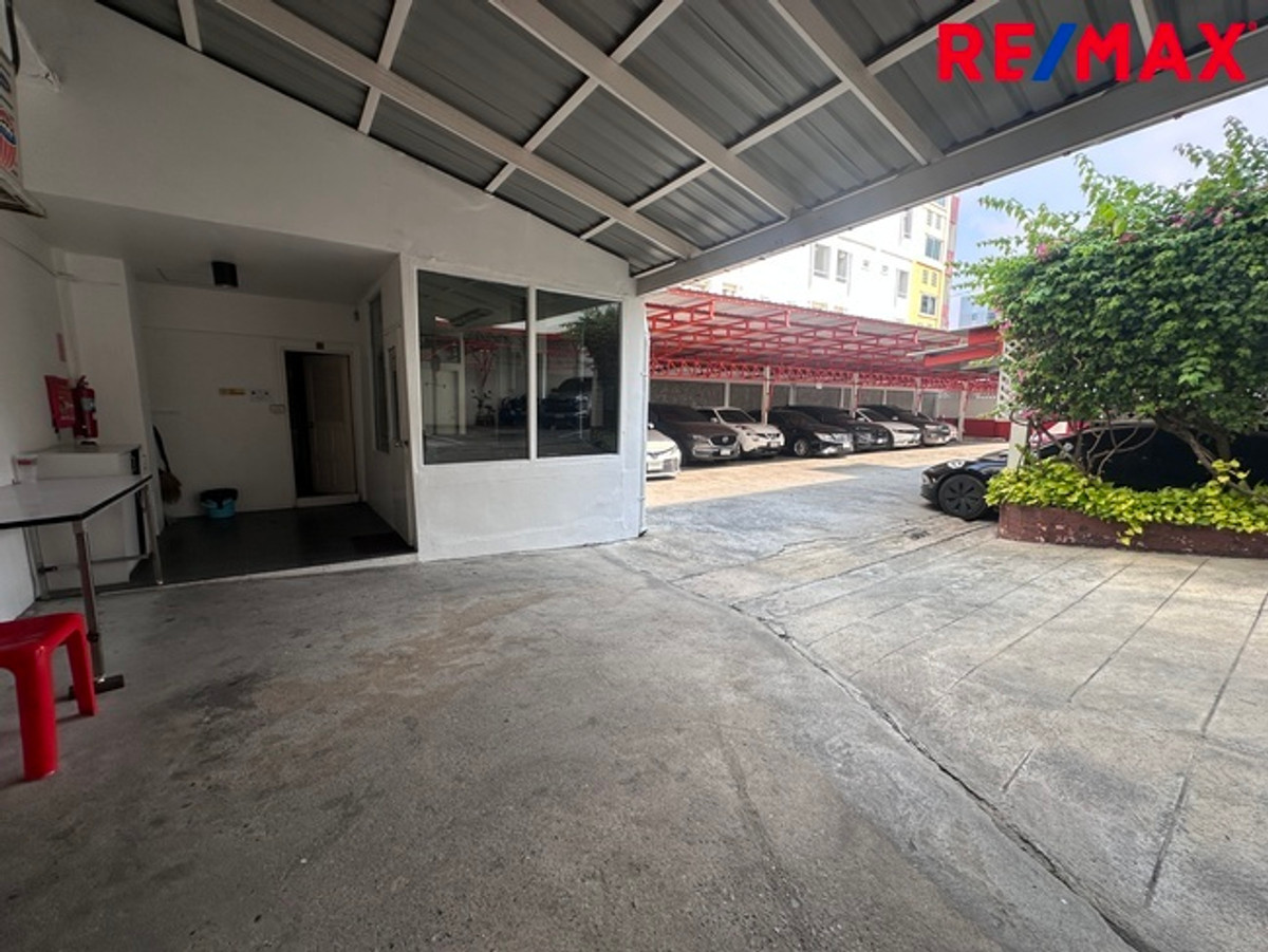 ขายอาคารพาณิชย์บางนา แบริ่ง ลาซาล : [PREMIUM SALE] ขายอาคารพาณิชย์ 6 คูหา 329 ตร.ว. ติดถนนศรีนครินทร์ / 6-Unit Commercial Building | 329 Sq. Wah | Srinakarin Main Road