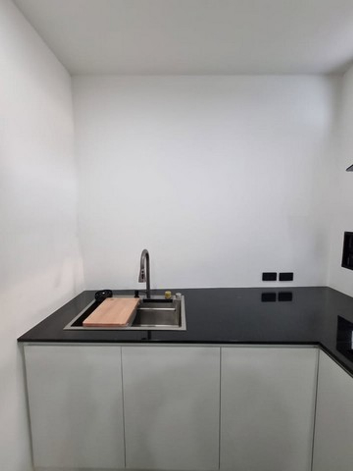 For RentHousePattanakan, Srinakarin : HR3183 2-story detached house for rent in Phatthanakan area, prime location near the expressway, 1 minute, can register a company, can do Airbnb.