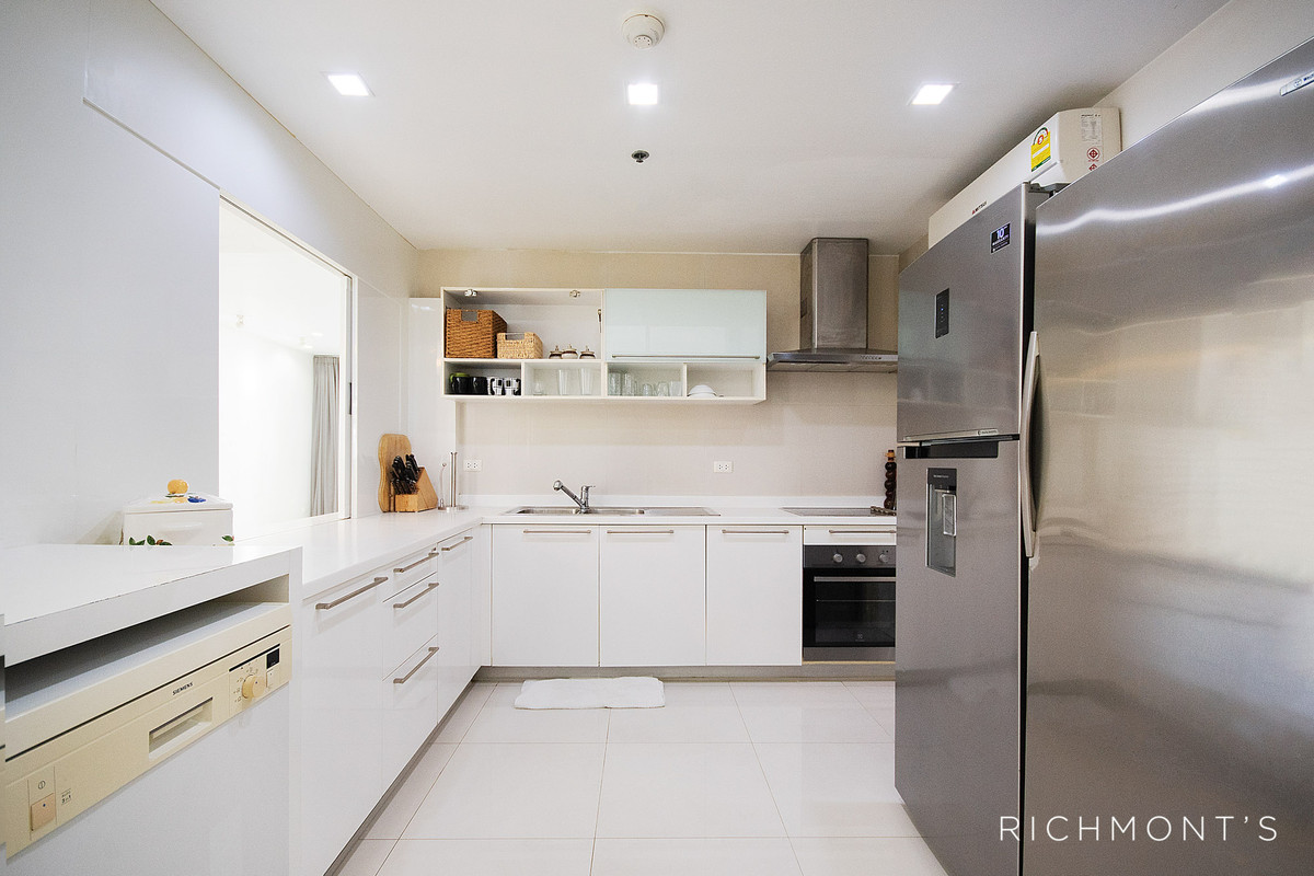 ขายคอนโดนานา : Penthouse 4 ห้องนอน ที่ Sukhumvit City Resort, S00287