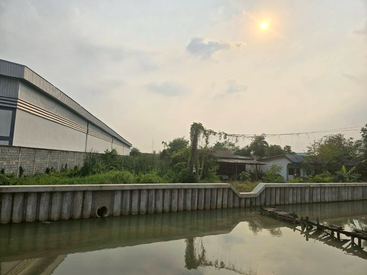 For SaleFactoryMahachai Samut Sakhon : Land for sale 1 rai 3 ngan in Na Di Subdistrict, Mueang Samut Sakhon District, Samut Sakhon Province, price 12,000,000 baht.