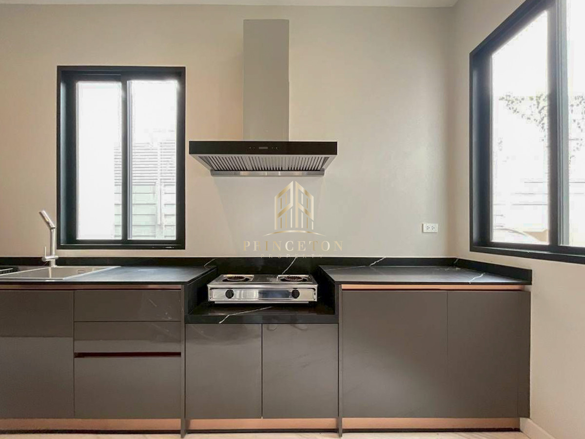 บ้านพัฒนาการ ศรีนครินทร์ : ขายหรือให้เช่าบ้านหรู แซงค์ รอยัล กรุงเทพกรีฑา 📞092-4252445 cinq royal krungthep kreetha 