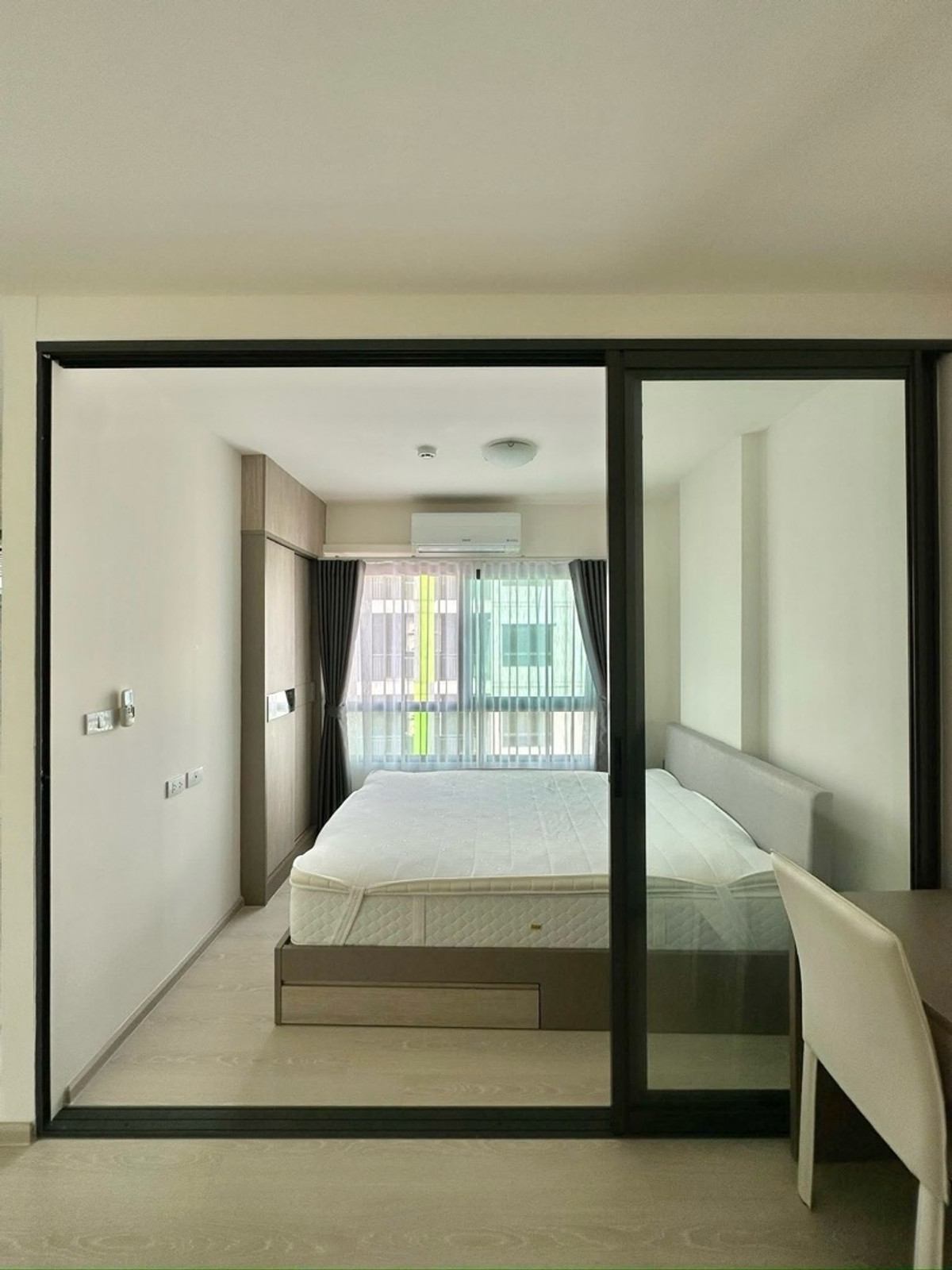 ให้เช่าคอนโดวิภาวดี ดอนเมือง หลักสี่ : 📍 โครงการ : กรีเน่ ดอนเมือง - สรงประภา
✈️ ใกล้ : สนามบินดอนเมือง ประมาณ 5 นาที
💵 ราคาเช่า : 8,500 บาท / เดือน