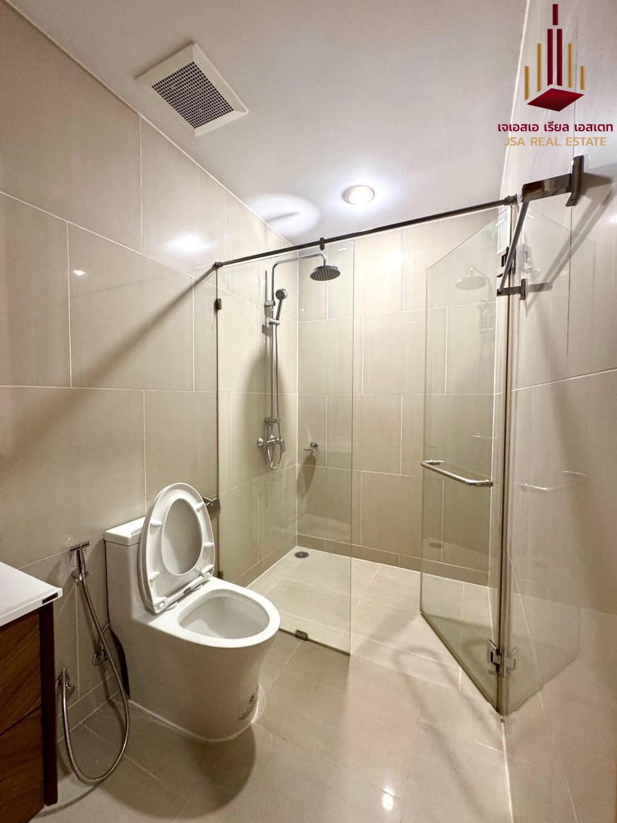 ให้เช่าคอนโดสาทร นราธิวาส : ✨ For  Rent: The Empire Place  Condo ✨  💰 Only 55,000 THB/month