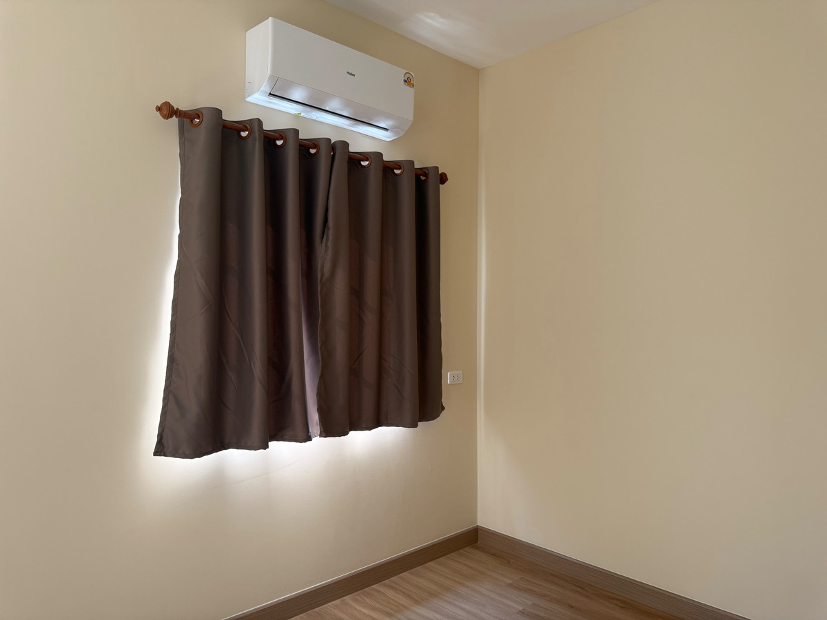 For RentTownhomePathum Thani,Rangsit, Thammasat : Golden Town Future Park Rangsit, beautiful new house, very good location, 5 minutes to Future Park. Vacant and ready to rent!