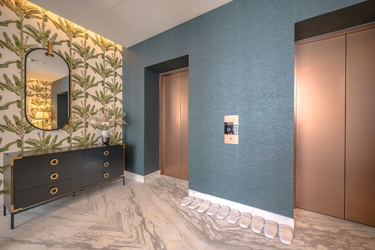 ขายคอนโดสุขุมวิท อโศก ทองหล่อ : คอนโดสุดหรู 2 ห้องนอน ที่ The Monument Thonglor, Please call: 062-496-6454