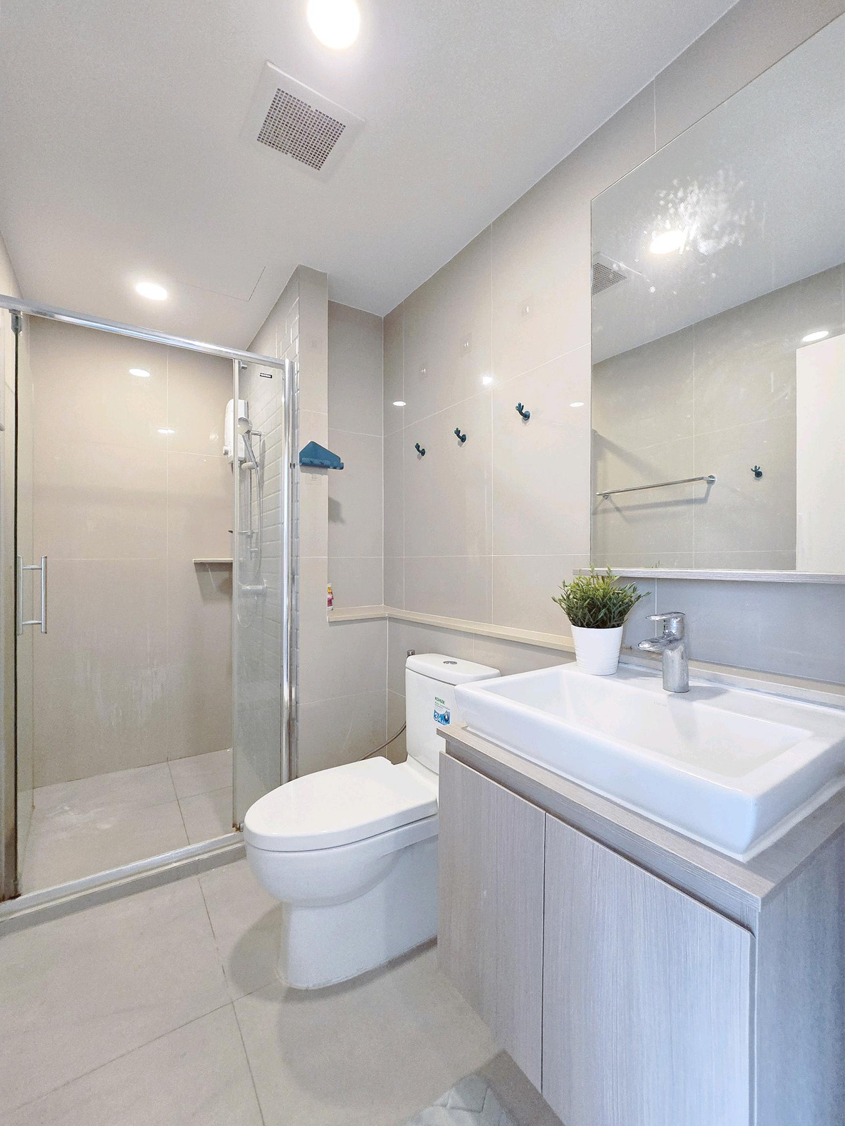 ขายคอนโดปิ่นเกล้า จรัญสนิทวงศ์ : 🏡 เดอะทรี จรัญสนิทวงศ์ 30 ใช้ชีวิตได้เต็มที่ กับพื้นที่ส่วนกลางครบครัน เดินทางง่าย ติดถนนใหญ่ ใกล้ MRT แยกไฟฉาย เพียง 600 เมตร 🔥🔥