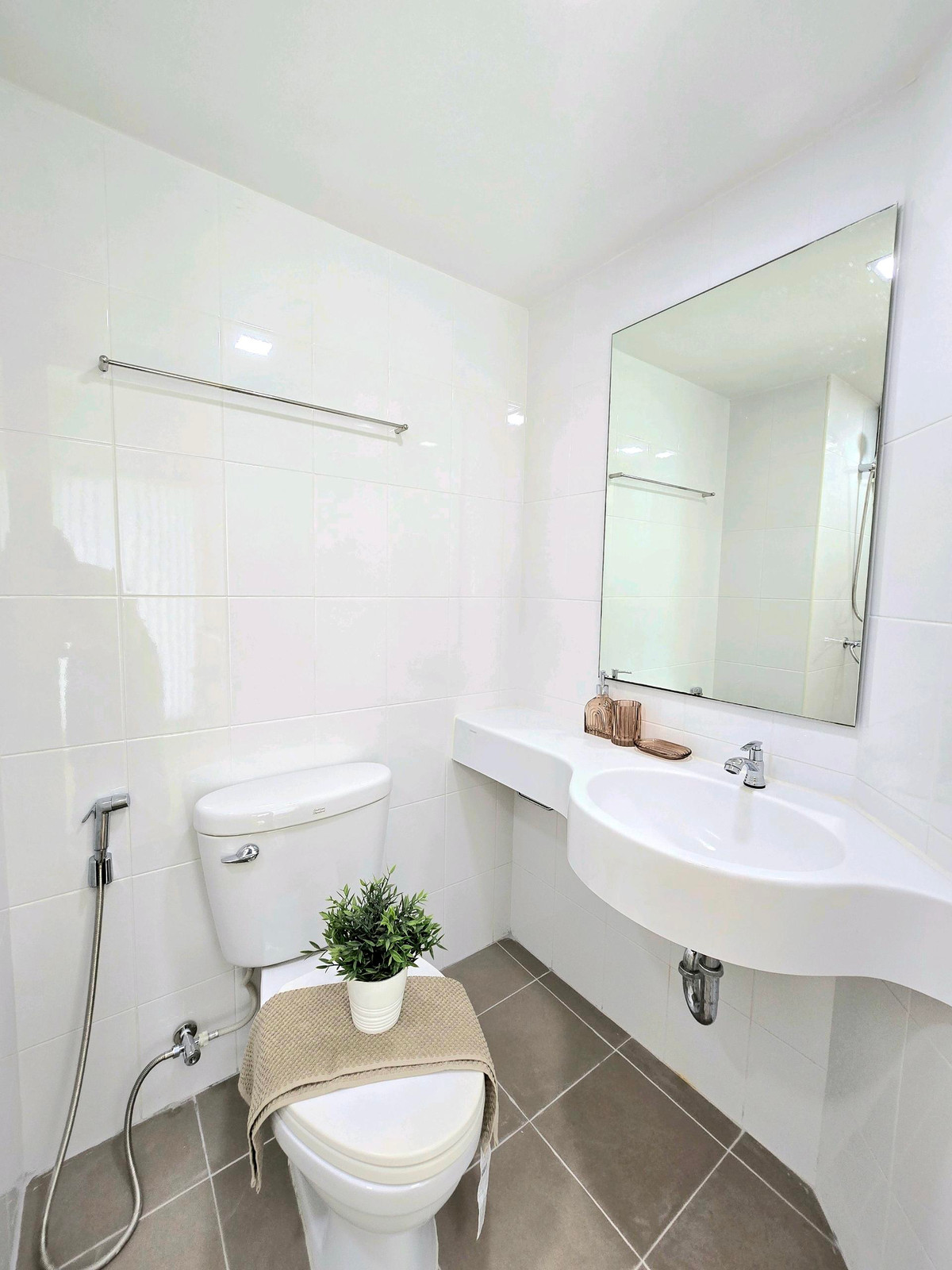 For SaleCondoLadkrabang, Suwannaphum Airport : [Easy installments 5,xxx ]🔥Condo with Lumpini Ville On Nut Lat Krabang 1, convenient travel, project near Suvarnabhumi Airport, near shopping malls, the best location.