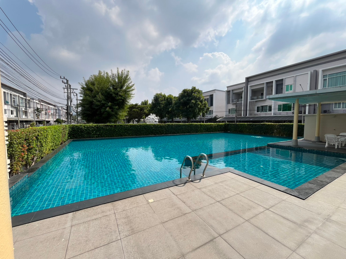 For SaleTownhomePattanakan, Srinakarin : HOT DEAL Townhome for sale with tenants | The Exclusive Pattanakarn 44 | Invest and receive immediate income 🏷️ Peeraphong FIFA | 087-808-3690