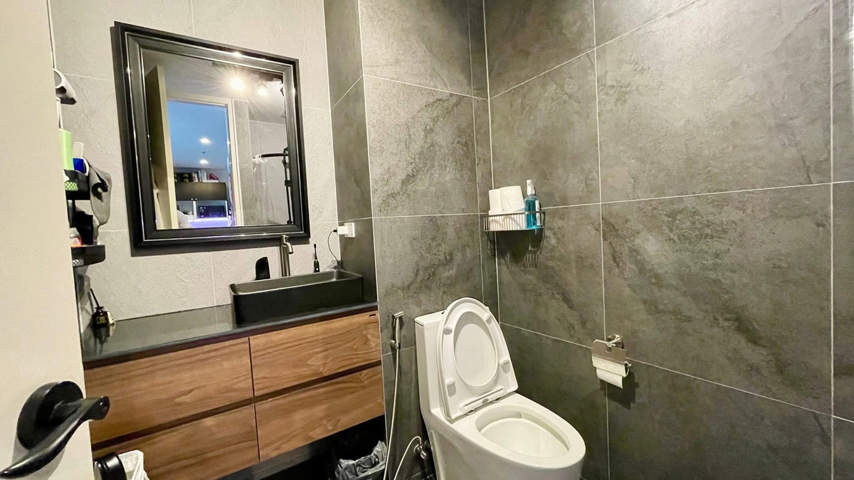 For RentCondoBangna, Bearing, Lasalle : 🔥 For rent THE PARKLAND Srinakarin Lakeside 🔥 📍 Near the MRT Yellow Line Sri Lasalle 🚆