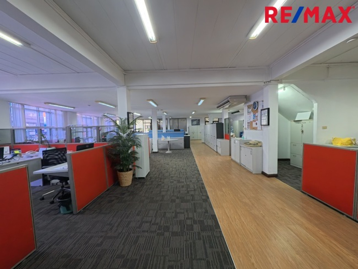 ขายอาคารพาณิชย์บางนา แบริ่ง ลาซาล : [PREMIUM SALE] ขายอาคารพาณิชย์ 6 คูหา 329 ตร.ว. ติดถนนศรีนครินทร์ / 6-Unit Commercial Building | 329 Sq. Wah | Srinakarin Main Road