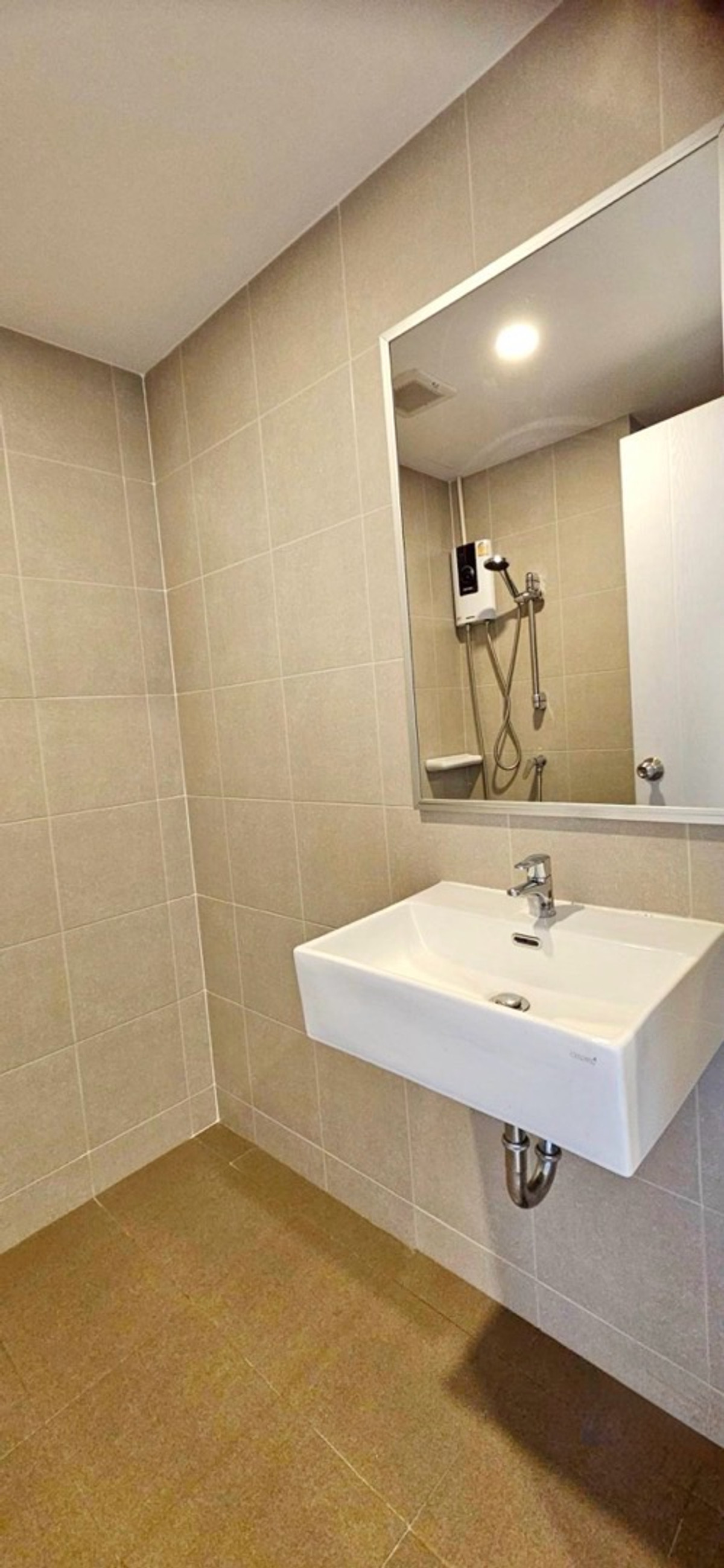 ให้เช่าคอนโดแจ้งวัฒนะ เมืองทอง : 📍 โครงการ : Lumpini Ville แจ้งวัฒนะ–ปากเกร็ด สเตชั่น🚝 ใกล้ : MRT ปากเกร็ด (สายสีชมพู) ประมาณ 150 เมตร💵 ราคาเช่า : 8,000 บาท / เดือน