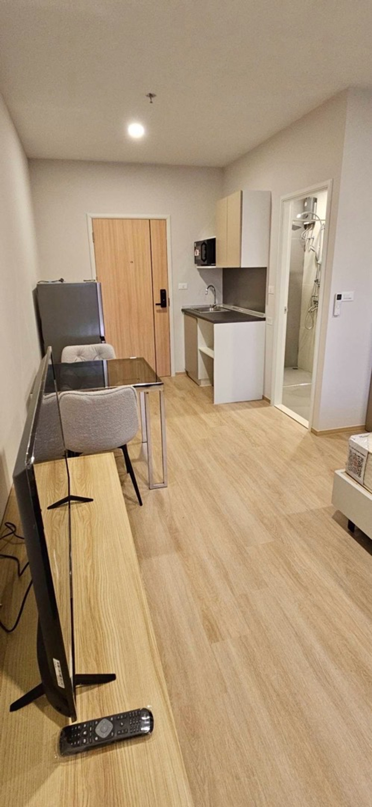 ให้เช่าคอนโดแจ้งวัฒนะ เมืองทอง : 📍 โครงการ : Lumpini Place แจ้งวัฒนะ–ปากเกร็ด สเตชั่น🚝 ใกล้ : MRT ปากเกร็ด (สายสีชมพู) ประมาณ 150 เมตร💵 ราคาเช่า : 9,000 บาท / เดือน