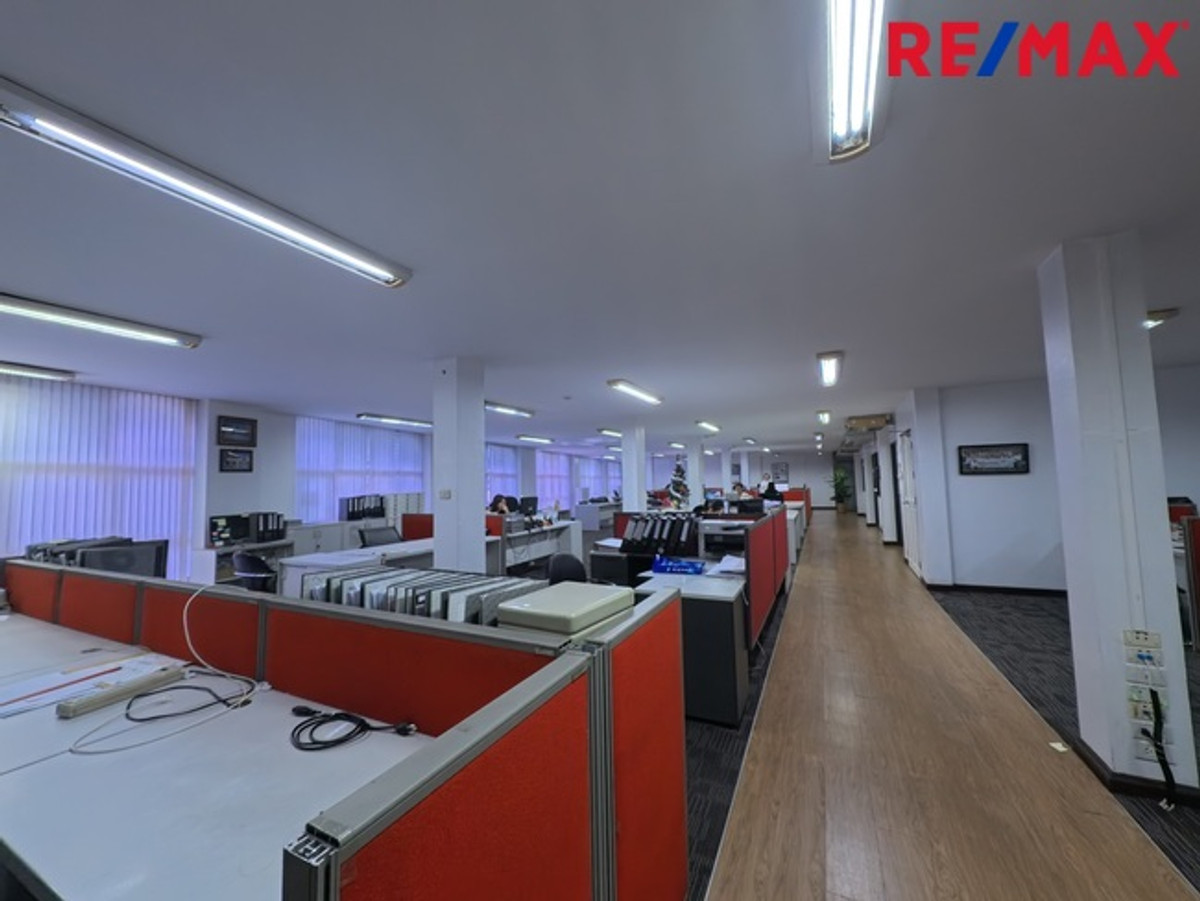 ขายอาคารพาณิชย์บางนา แบริ่ง ลาซาล : [PREMIUM SALE] ขายอาคารพาณิชย์ 6 คูหา 329 ตร.ว. ติดถนนศรีนครินทร์ / 6-Unit Commercial Building | 329 Sq. Wah | Srinakarin Main Road