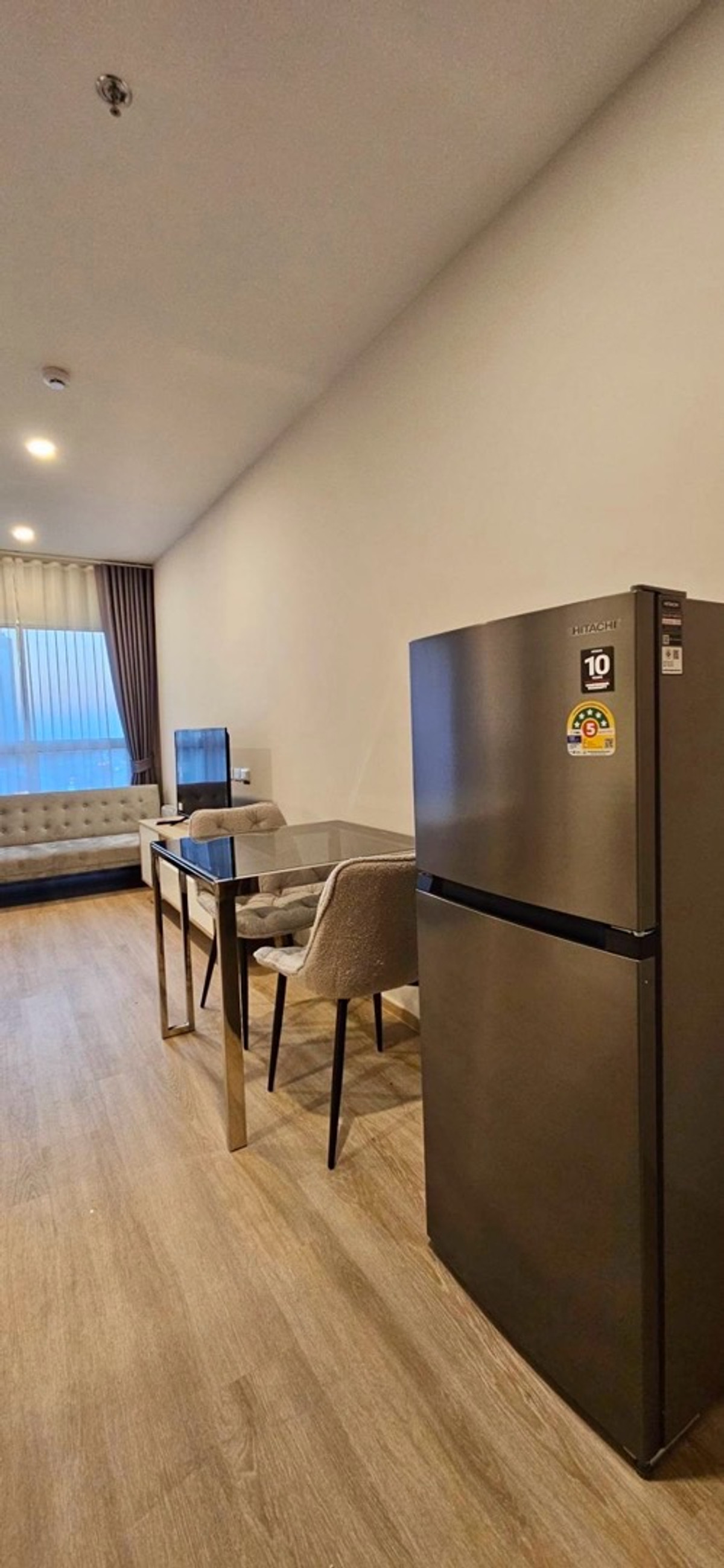 ให้เช่าคอนโดแจ้งวัฒนะ เมืองทอง : 📍 โครงการ : Lumpini Place แจ้งวัฒนะ–ปากเกร็ด สเตชั่น🚝 ใกล้ : MRT ปากเกร็ด (สายสีชมพู) ประมาณ 150 เมตร💵 ราคาเช่า : 9,000 บาท / เดือน