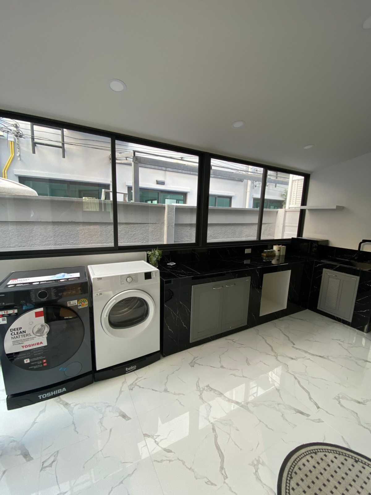 ให้เช่าบ้านพระราม 9 เพชรบุรีตัดใหม่ RCA : RH011526 ขาย/ให้เช่า ทาวน์โฮม 4ชั้น at 89 Residence Ratchada-Rama 9 ใกล้ MRT ศูนย์วัฒธรรม