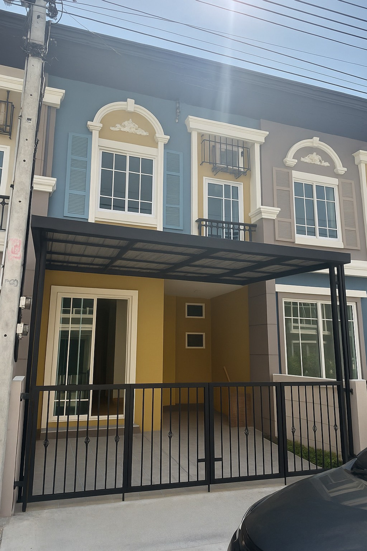 ให้เช่าทาวน์โฮมปทุมธานี รังสิต ธรรมศาสตร์ : Golden Town ฟิวเจ้อรังสิต บ้านใหม่สวย ทำเลดีมาก 5 นาทีถึงฟิวเจ้อ ว่างพร้อมให้เช่า !