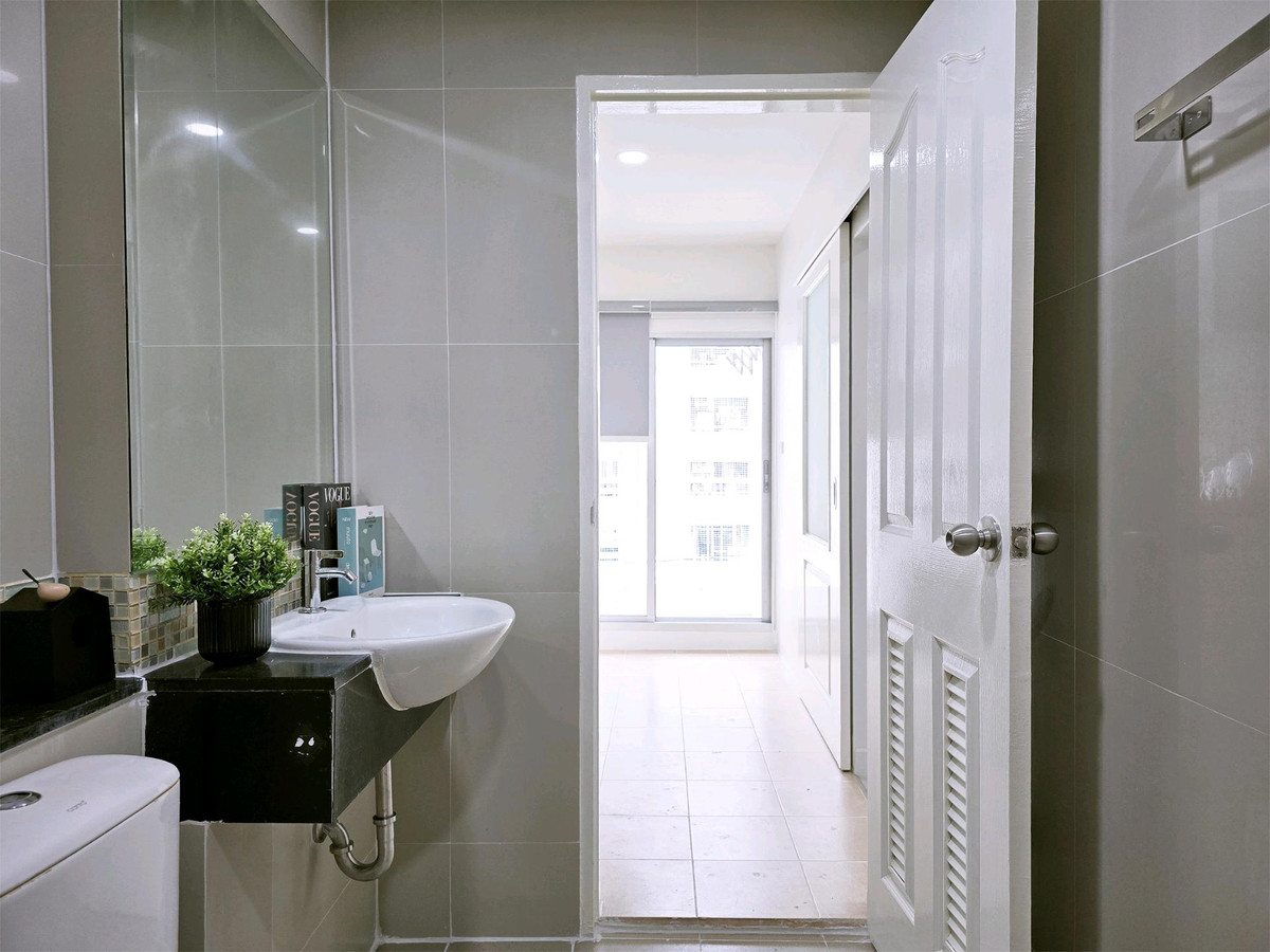 ขายคอนโดลาดพร้าว101 แฮปปี้แลนด์ : ห้องพร้อมอยู่ โซนลาดพร้าว ใกล้ MRT ลาดพร้าว 101 แค่ 190 เมตร
ส่วนกลางฟิตเนส สระว่ายน้ำ ครบโครงการเงียบสงบ คนไม่พลุกพล่าน 