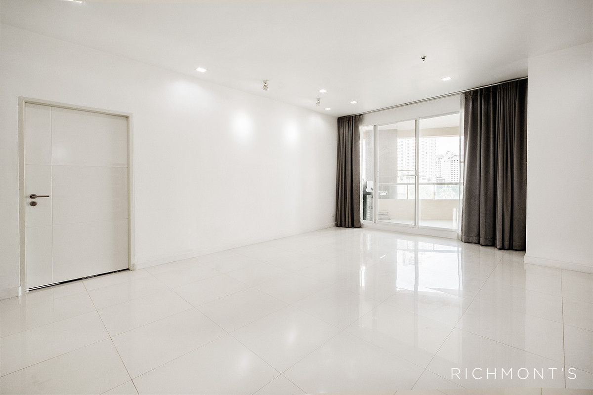 ขายคอนโดนานา : Penthouse 4 ห้องนอน ที่ Sukhumvit City Resort, S00287