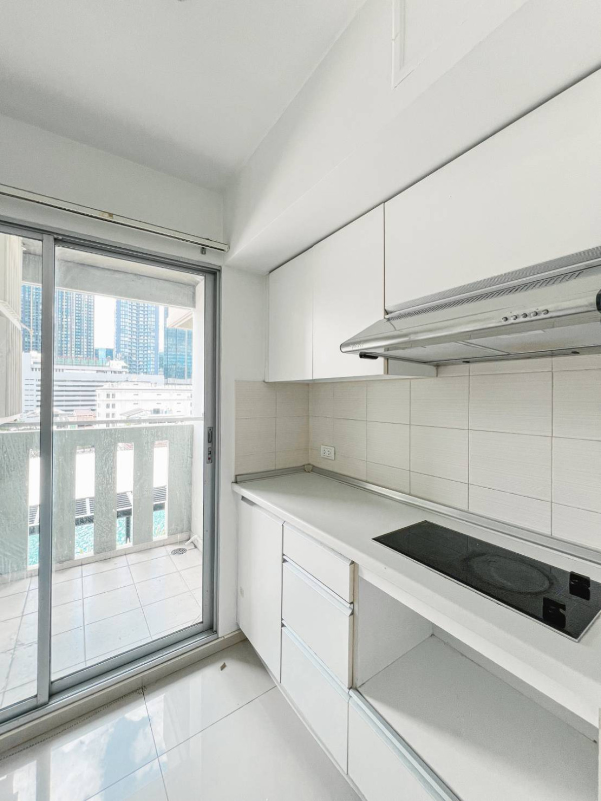 ขายคอนโดพระราม 9 เพชรบุรีตัดใหม่ RCA : ขายคอนโด ลุมพินี เพลส พระราม 9 - รัชดา MRT-พระราม 9 ห้วยขวาง เขต ห้วยขวาง กรุงเทพ CX-140845 (S)