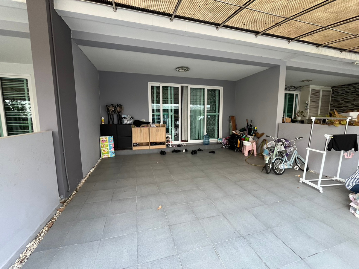 For SaleTownhomePattanakan, Srinakarin : HOT DEAL Townhome for sale with tenants | The Exclusive Pattanakarn 44 | Invest and receive immediate income 🏷️ Peeraphong FIFA | 087-808-3690