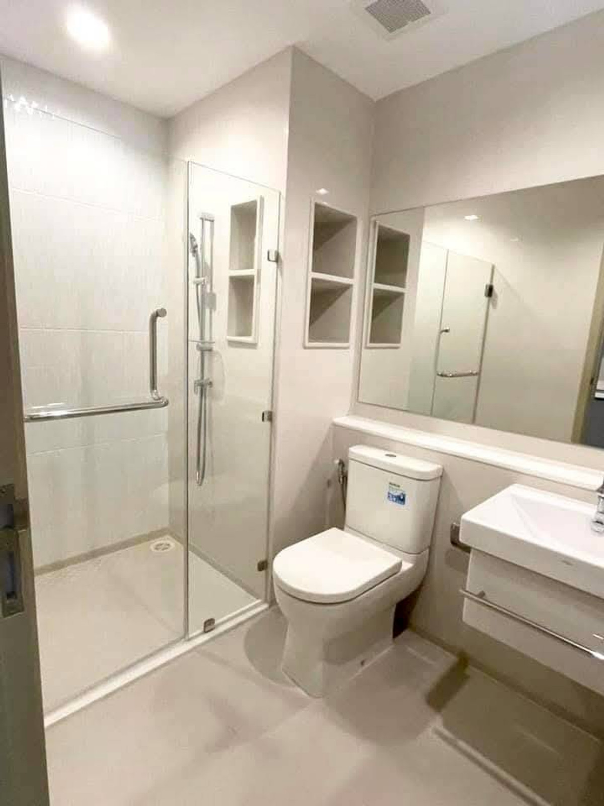 ให้เช่าคอนโดพระราม 9 เพชรบุรีตัดใหม่ RCA : ✅ LAK232 ✅ Line : @p2nproperty