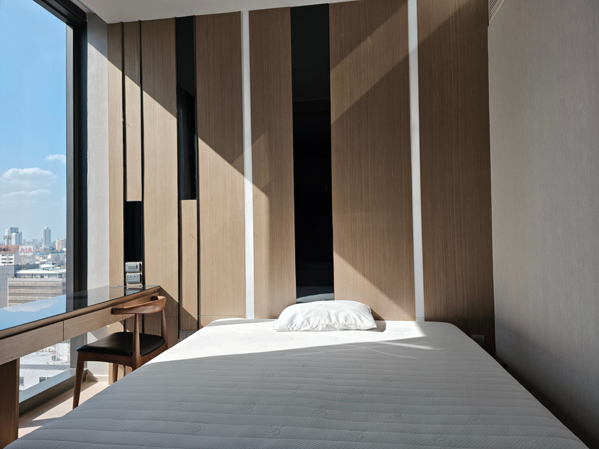 ให้เช่าคอนโดสีลม ศาลาแดง บางรัก : Ashton Silom ชั้นสูง วิวสวย 32.39 Sq,m. Fully Finished 26,000 บาท โทรเลย น้อง 096-2615656  ห้องกว้าง 32.39 ตรม. 1 นอน 1 น้ำ เฟอร์ครบ พร้อมอยู่   Location : Silom , Chongnonsi  Rental Price : 26,000 Baht  Condominium near MRT, BTS  : Silom , Chong NonsiSta