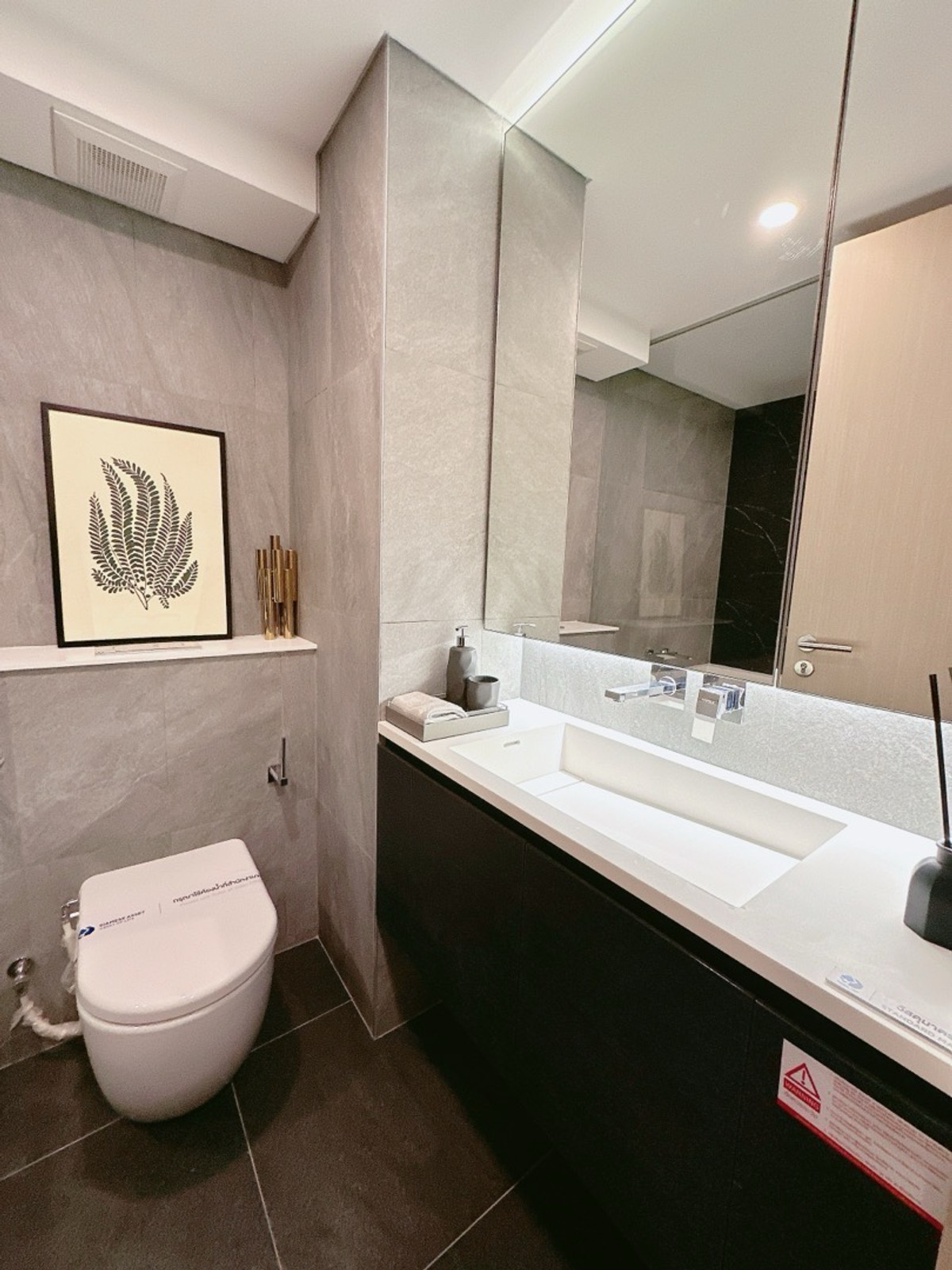 ขายคอนโดพระราม 9 เพชรบุรีตัดใหม่ RCA : 𝐋𝐀𝐍𝐃𝐌𝐀𝐑𝐊 𝐑𝐀𝐌𝐀𝟗 ฟรีเงินดาวน์ 𝐎 บาท ผ่อนสบายๆ 𝟏𝟐,𝟗𝟎𝟎/เดือน ห้องใหม่มือ1 กู้สินเชื่อได้ 𝟏𝟎𝟎% โปรปิดตึก 