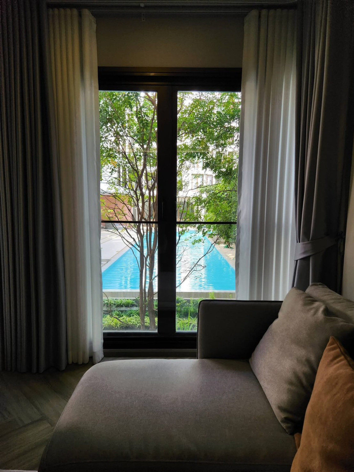 For RentCondoSukhumvit, Asoke, Thonglor : (For rent) Condo Chapter Thonglor 25 I 2-BR, beautiful room, fully decorated, complete with furniture + electrical appliances ㅡ Shuttle bus to pick up and drop off 🚆BTS Thonglor