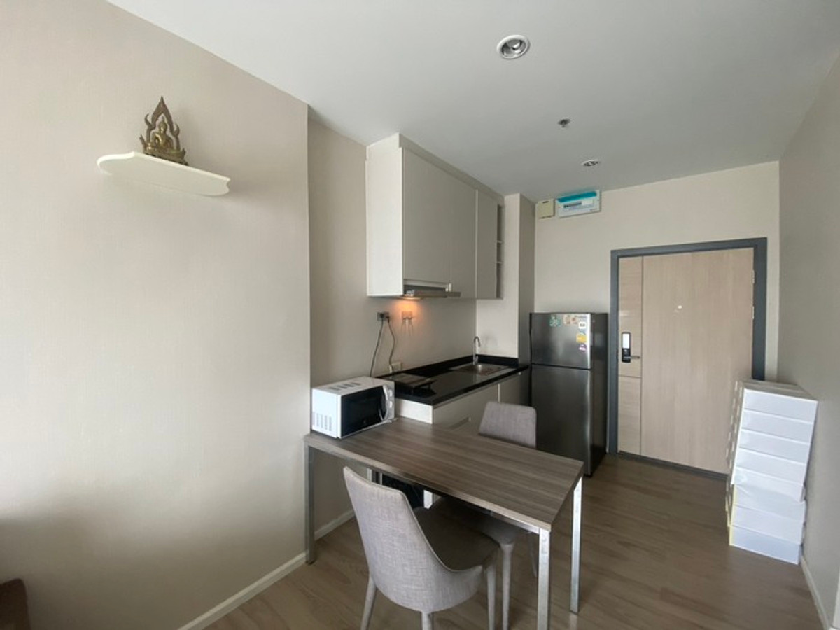 For SaleCondoRama5, Ratchapruek, Bangkruai : For sale cheap 3,690,000 baht ** Code 210386 ** 2 bedrooms, 2 bathrooms ** Condo Amber Tiwanon ** next to the BTS, Tiwanon intersection ** 088-398-3835 MR.BOAT