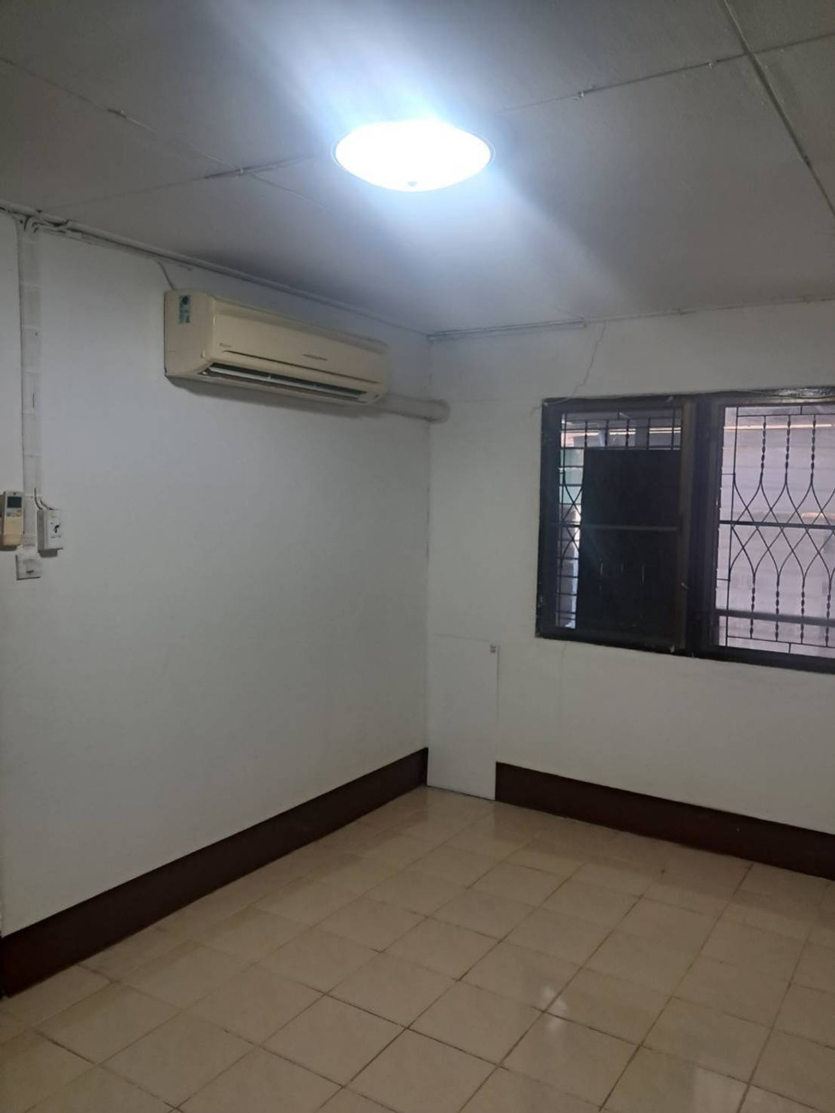 For RentHouseBangna, Bearing, Lasalle : Single house for rent, Rattanathani Village, near Lotus Bangna, only 5 minutes.