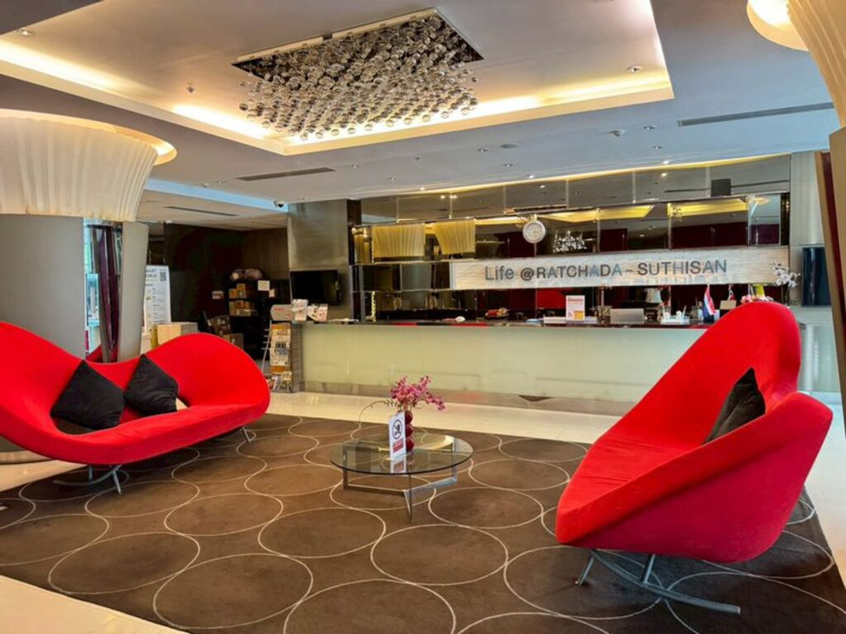 For RentCondoRatchadapisek, Huaikwang, Suttisan : For Rent Life @ Ratchada-Suthisan Unit 332/183 (No pets allowed) (2 bedrooms combined into one)