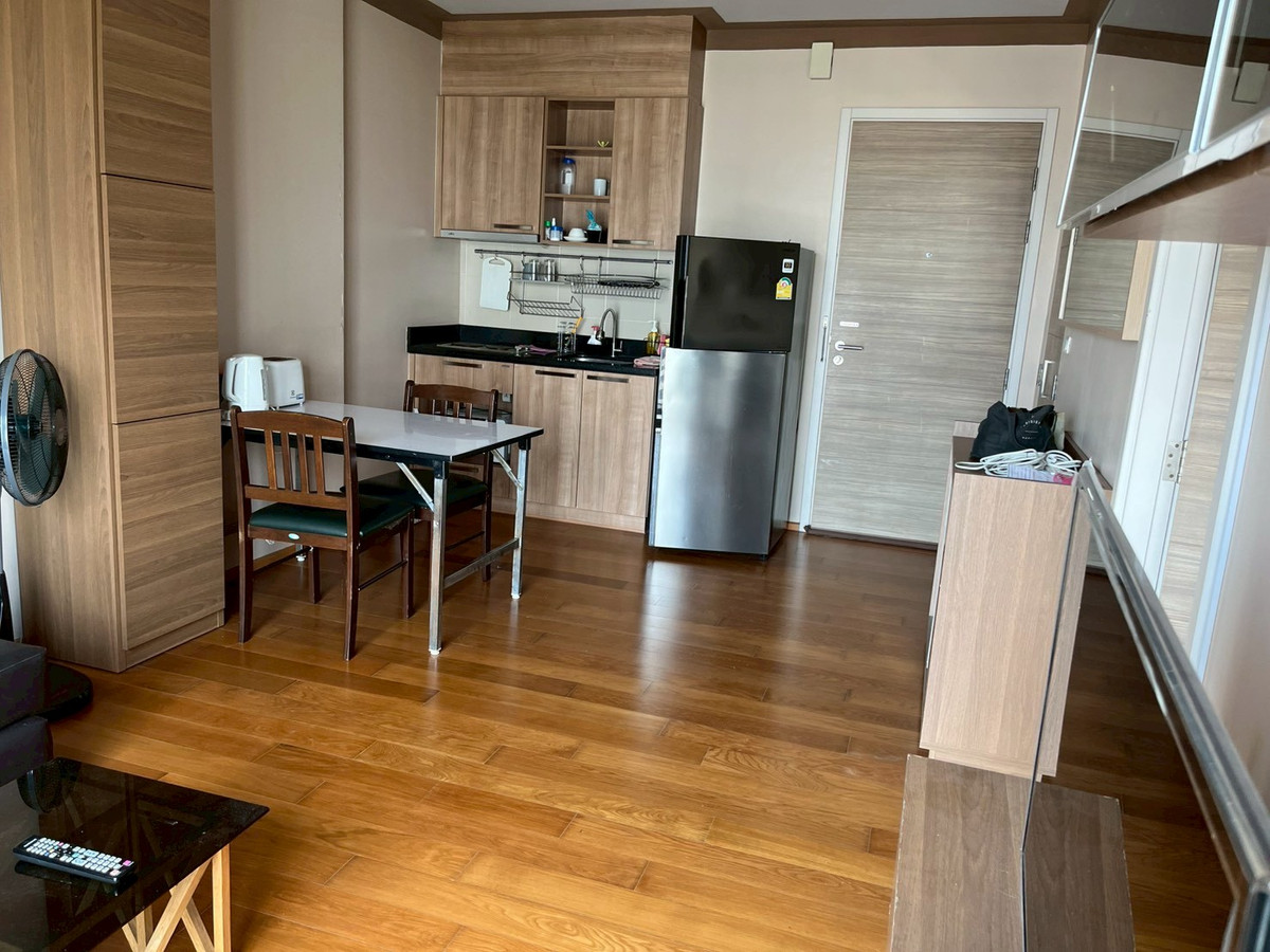 For RentCondoWongwianyai, Charoennakor : (For Rent) Condo Hive Taksin I 1-BR, high floor, good price, fully furnished + electrical appliances ㅡ Near 🚆BTS Wongwian Yai