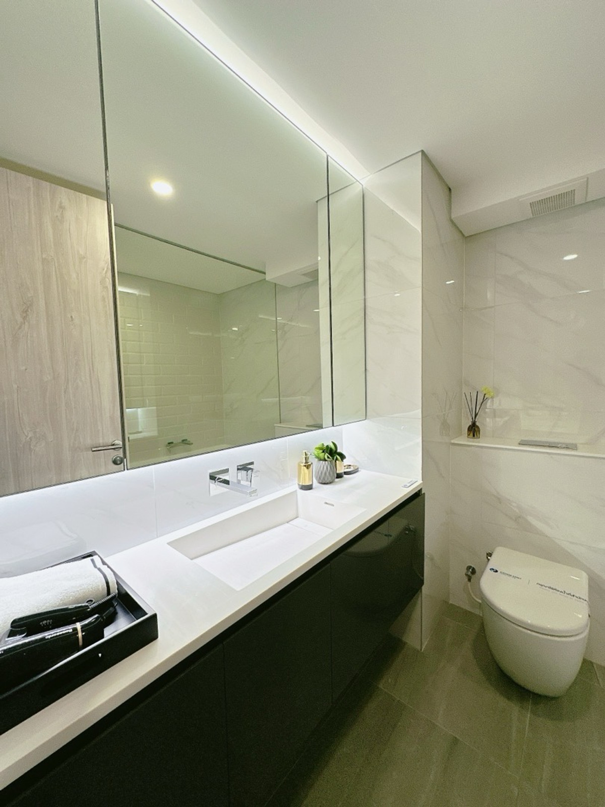 ขายคอนโดพระราม 9 เพชรบุรีตัดใหม่ RCA : 𝐋𝐀𝐍𝐃𝐌𝐀𝐑𝐊 𝐑𝐀𝐌𝐀 𝟗 𝐅𝐑𝐄𝐄 ทุกค่าใช่จ่าย ห้องโปรโมชั่น 𝟑.𝟓 ล้าน ผ่อนสบายๆ 𝟗,𝟗𝟎𝟎/เดือน ห้องใหม่มือ 1 ขายขาดทุน 