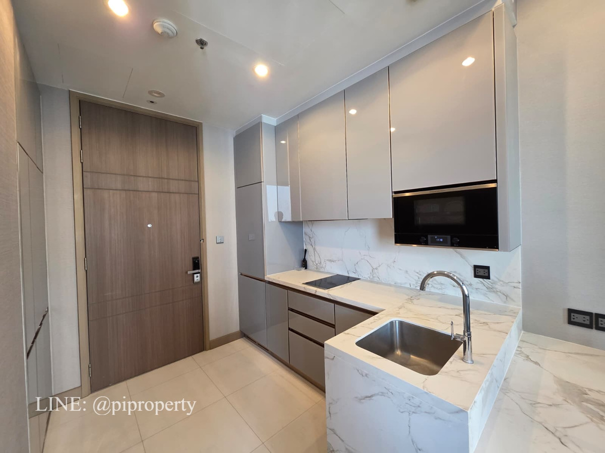 ให้เช่าคอนโดพระราม 9 เพชรบุรีตัดใหม่ RCA : ให้เช่าคอนโด 1 ห้องนอน ตกแต่งครบครัน ในโครงการ Esse at Singha Complex ใกล้สถานี MRT