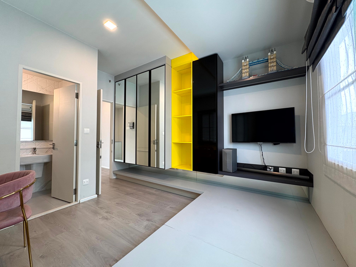 HouseLadkrabang, Suwannaphum Airport : For sale or rent: Large detached house near the clubhouse, fully furnished, ready to move in, Mantana Bangna-Wongwaen.