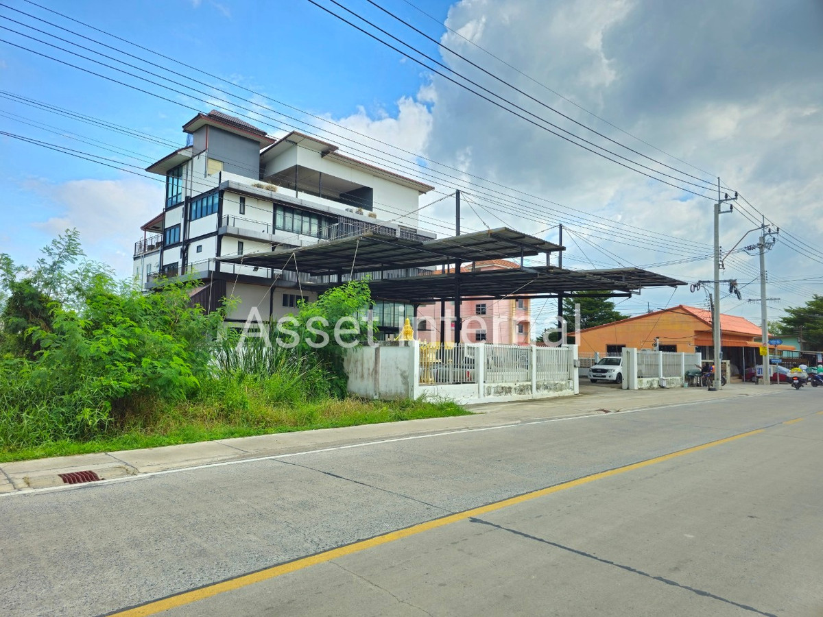 Home OfficeMin Buri, Romklao : Home Office for rent, 4 and a half storey office, area 1 rai, 10 bedrooms, 9 bathrooms, parking for 50 cars, with 16 kw solar cell panels, Saen Saep Subdistrict, Min Buri District, Bangkok