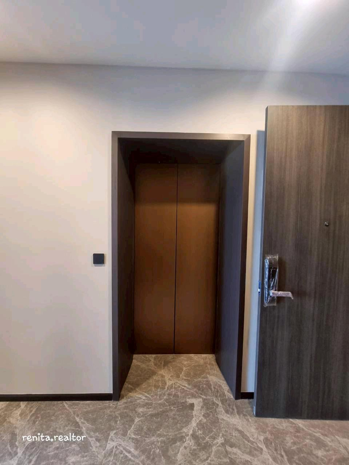 ให้เช่าคอนโดสุขุมวิท อโศก ทองหล่อ : ปล่อยเช่าคอนโดหรู AESTIQ Thonglor – ห้องสวย เลี้ยงสัตว์ได้ (Pet-Friendly) ใจกลางทองหล่อ! 🐾✨